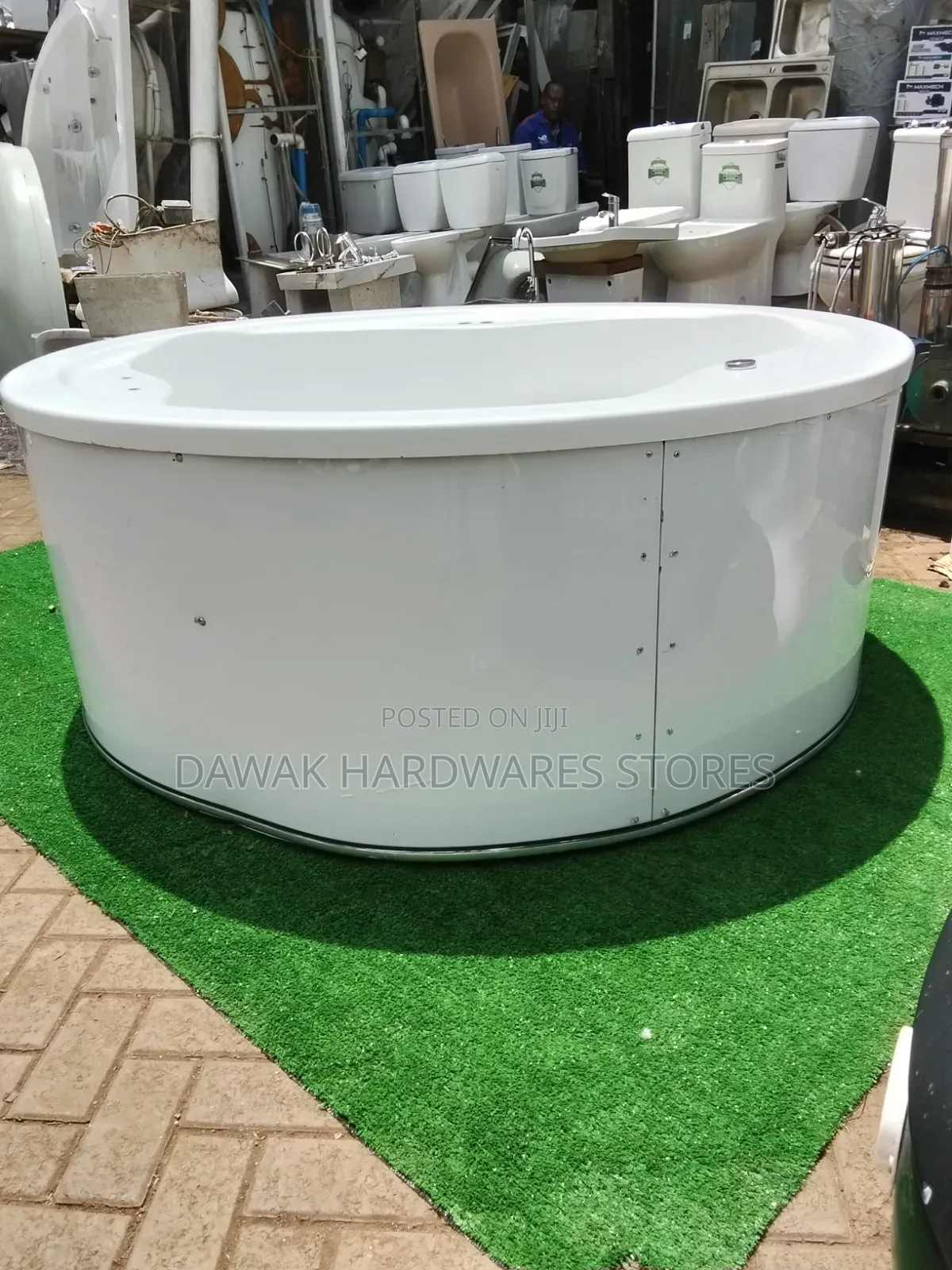 Round Shaped Double Jacuzzi