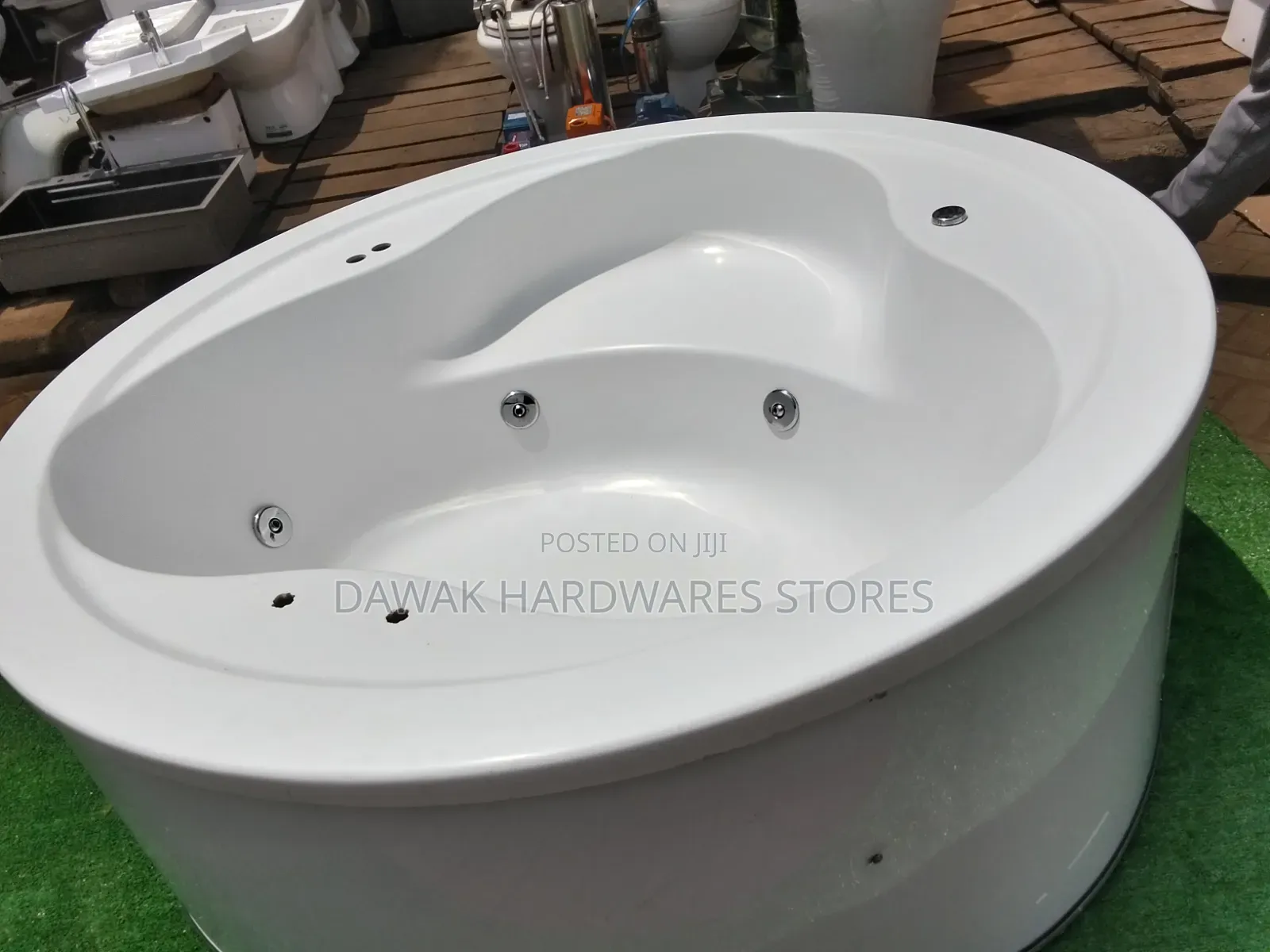 Round Shaped Double Jacuzzi