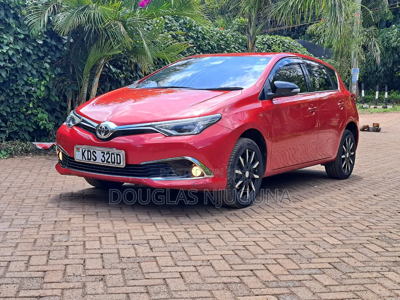 Toyota Auris 2017 Red