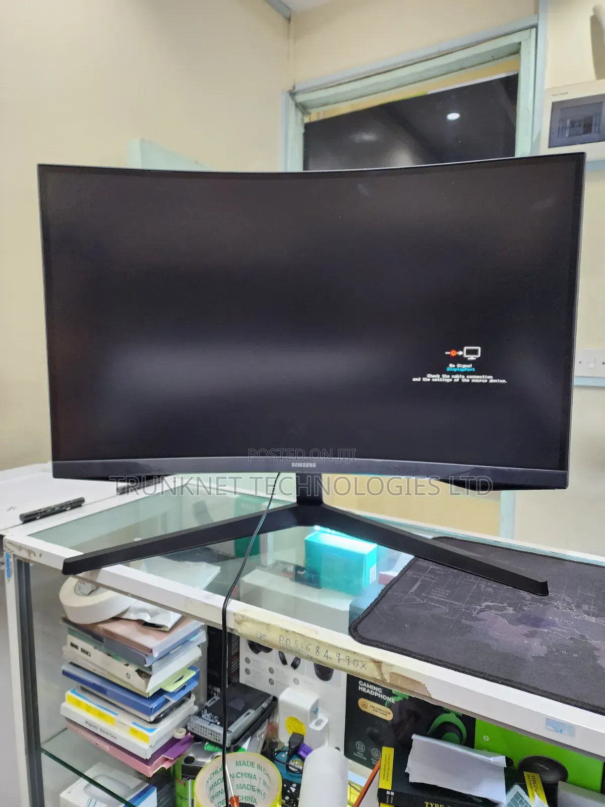 Samsung Odyssey G5 S32cg552em 32′′ QHD 165hz Curved Gaming Monitor