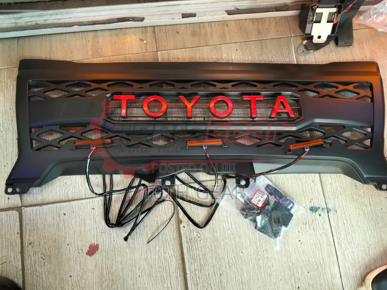 Grill Hiace 7l Gr With Word Toyota