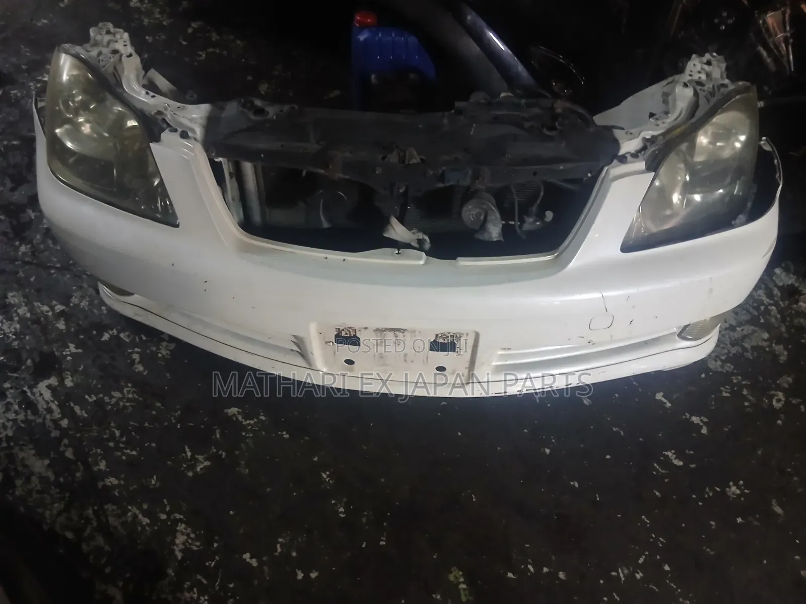 Toyota Crown Nosecut 2008–2012 Original Ex-Japan