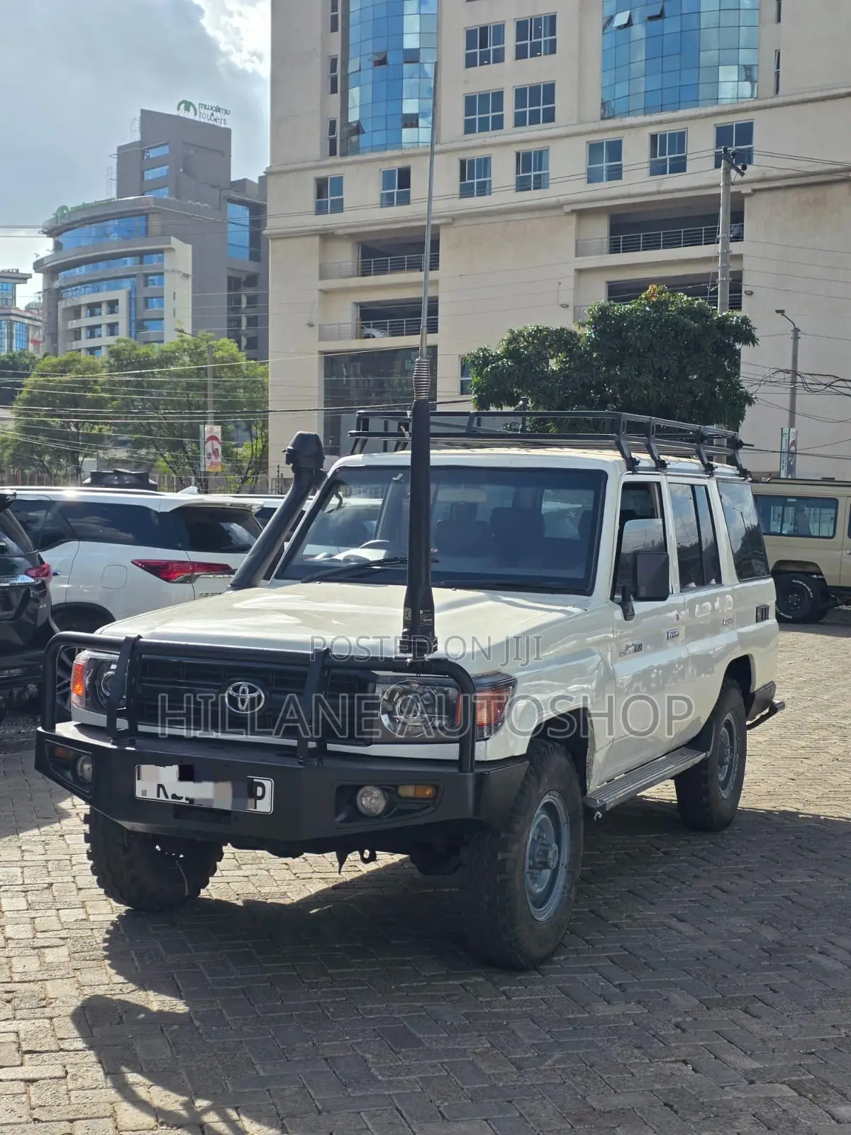 Toyota Land Cruiser 2012 White