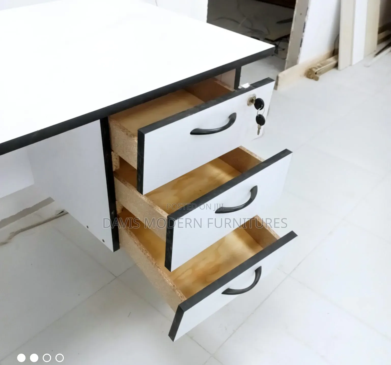 White Laminate Office Desk With 3-Lokabledrawers
