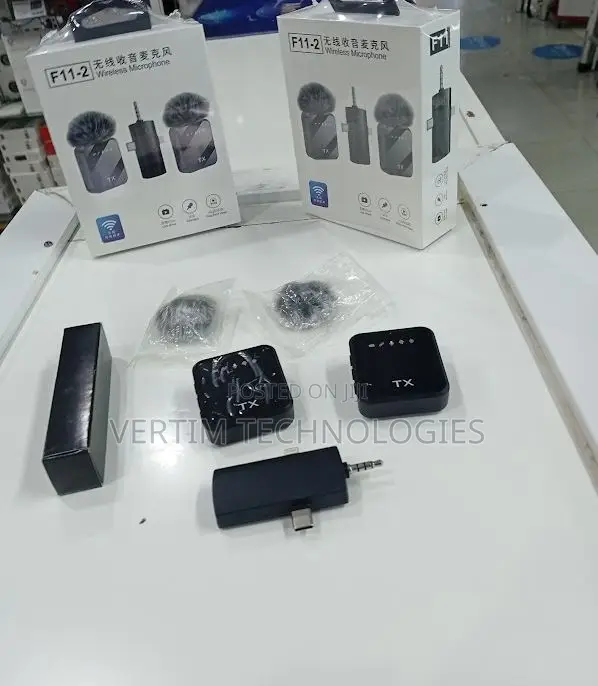 F11-2 Wireless Lavalier Mic 2 Tx 3-in-1 Receiver 50m Range
