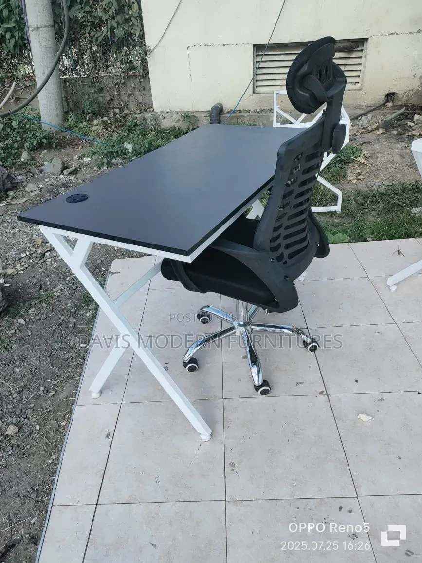 Modern Office Set Computer Desk With Ergonomic Office Chair