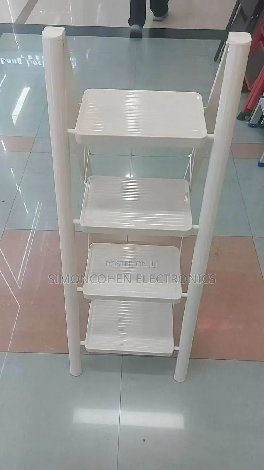 White Metallic 4 Steps Ladder
