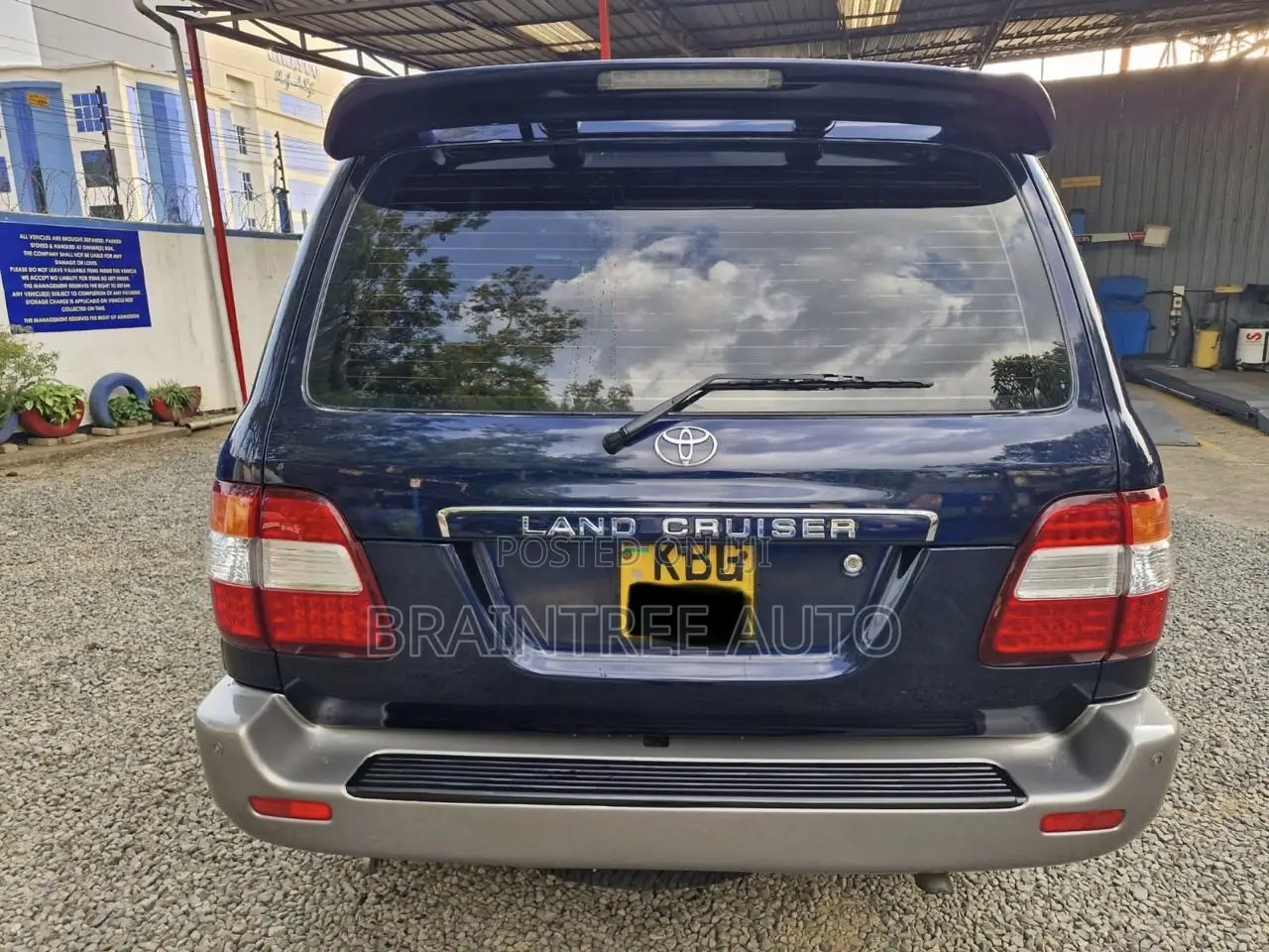Toyota Land Cruiser HDJ 100 2002 Blue