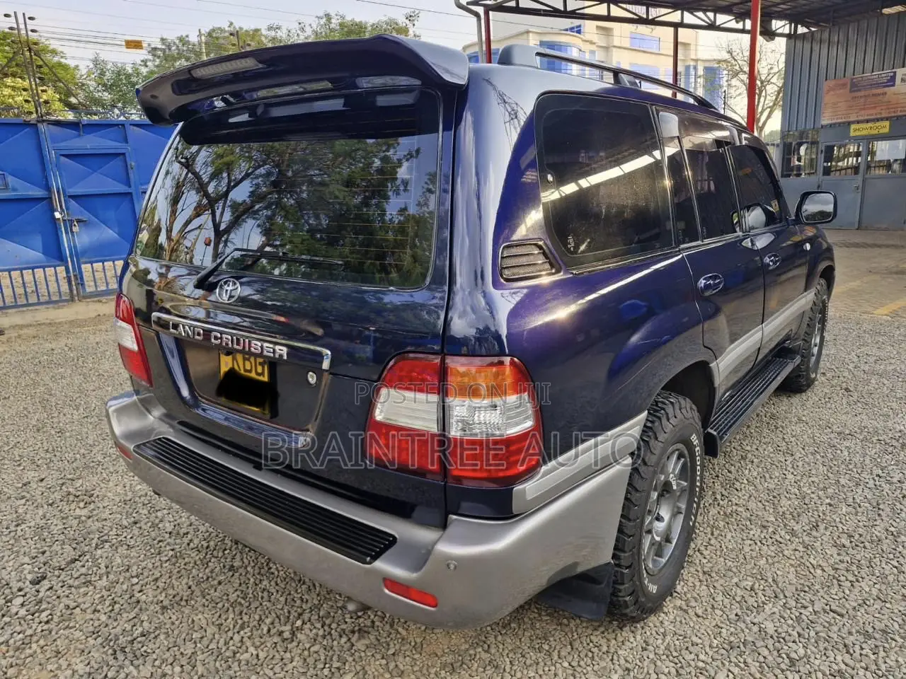 Toyota Land Cruiser HDJ 100 2002 Blue