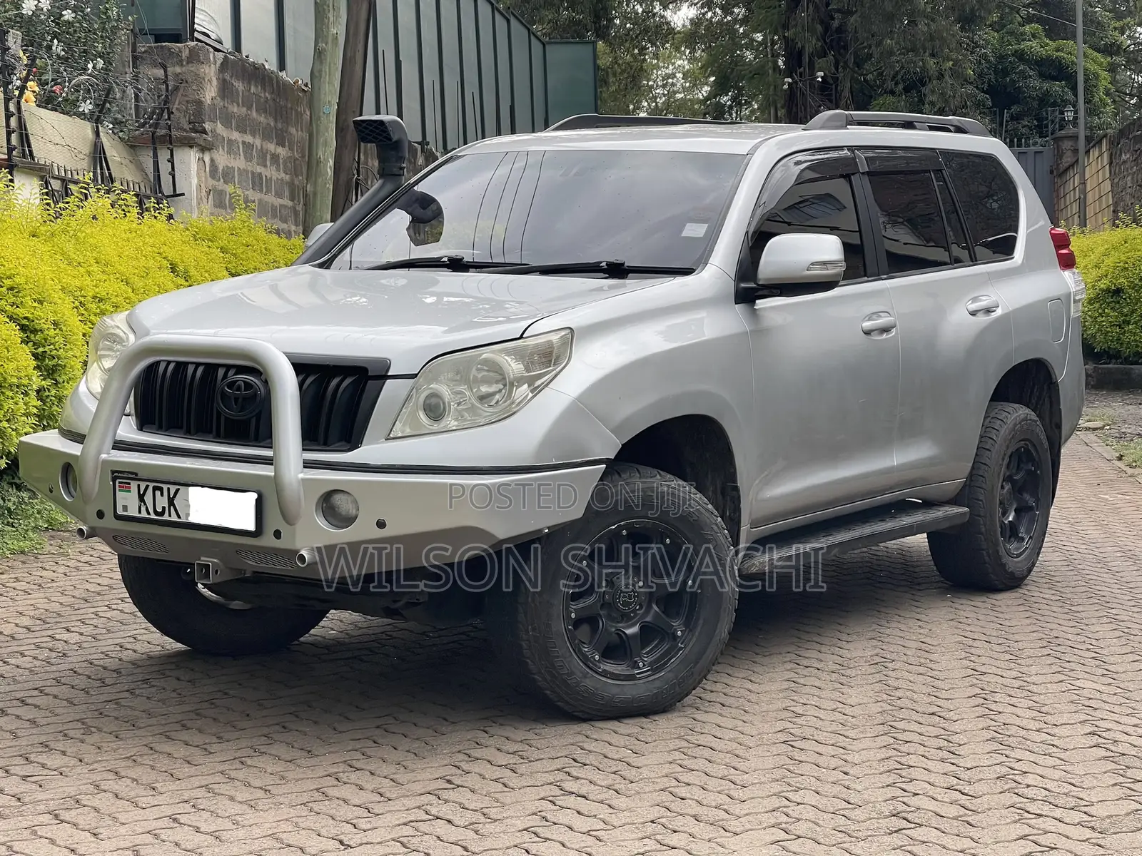 Toyota Land Cruiser Prado 2010 Silver