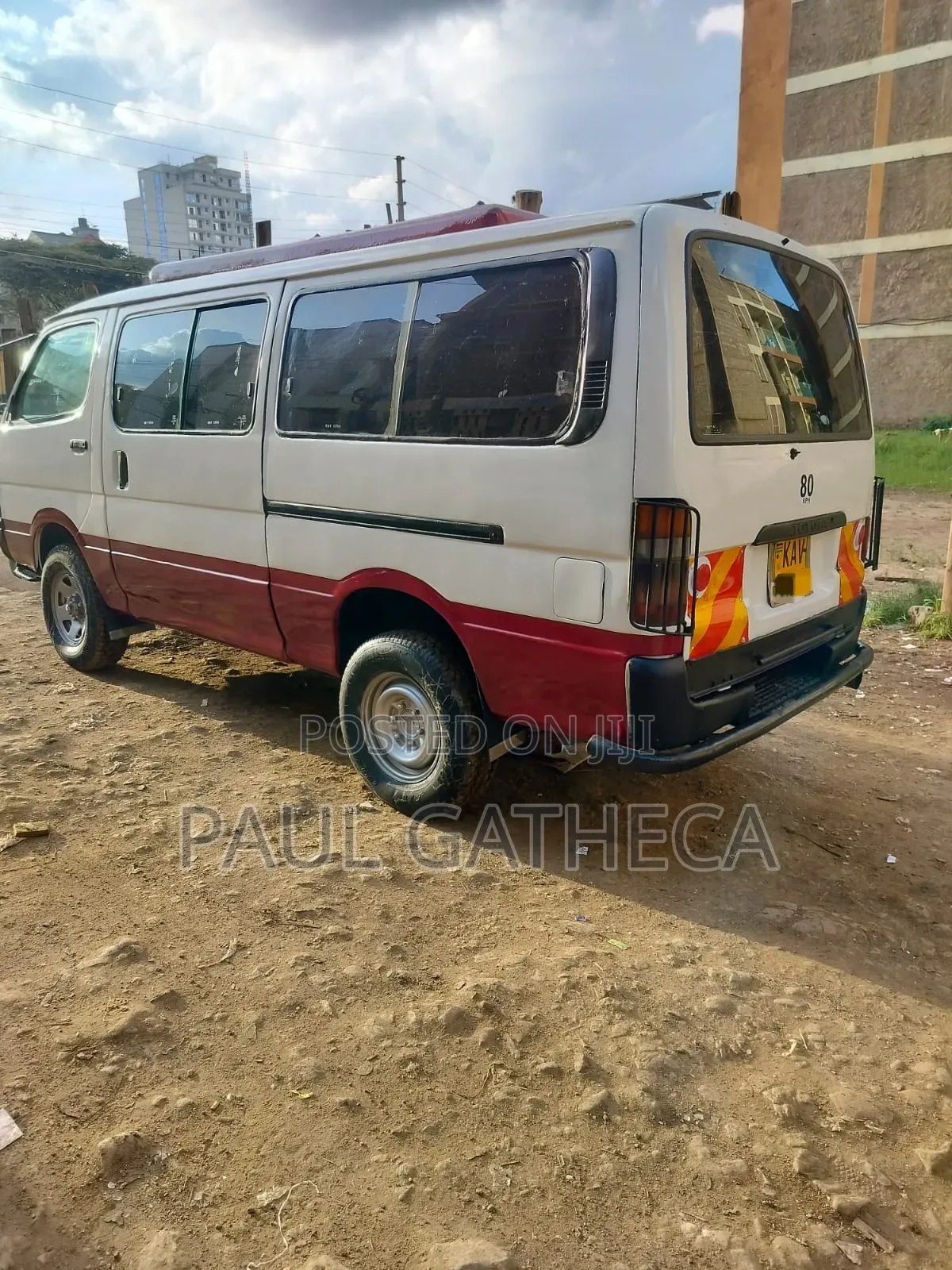 Toyota HiAce 2000 White