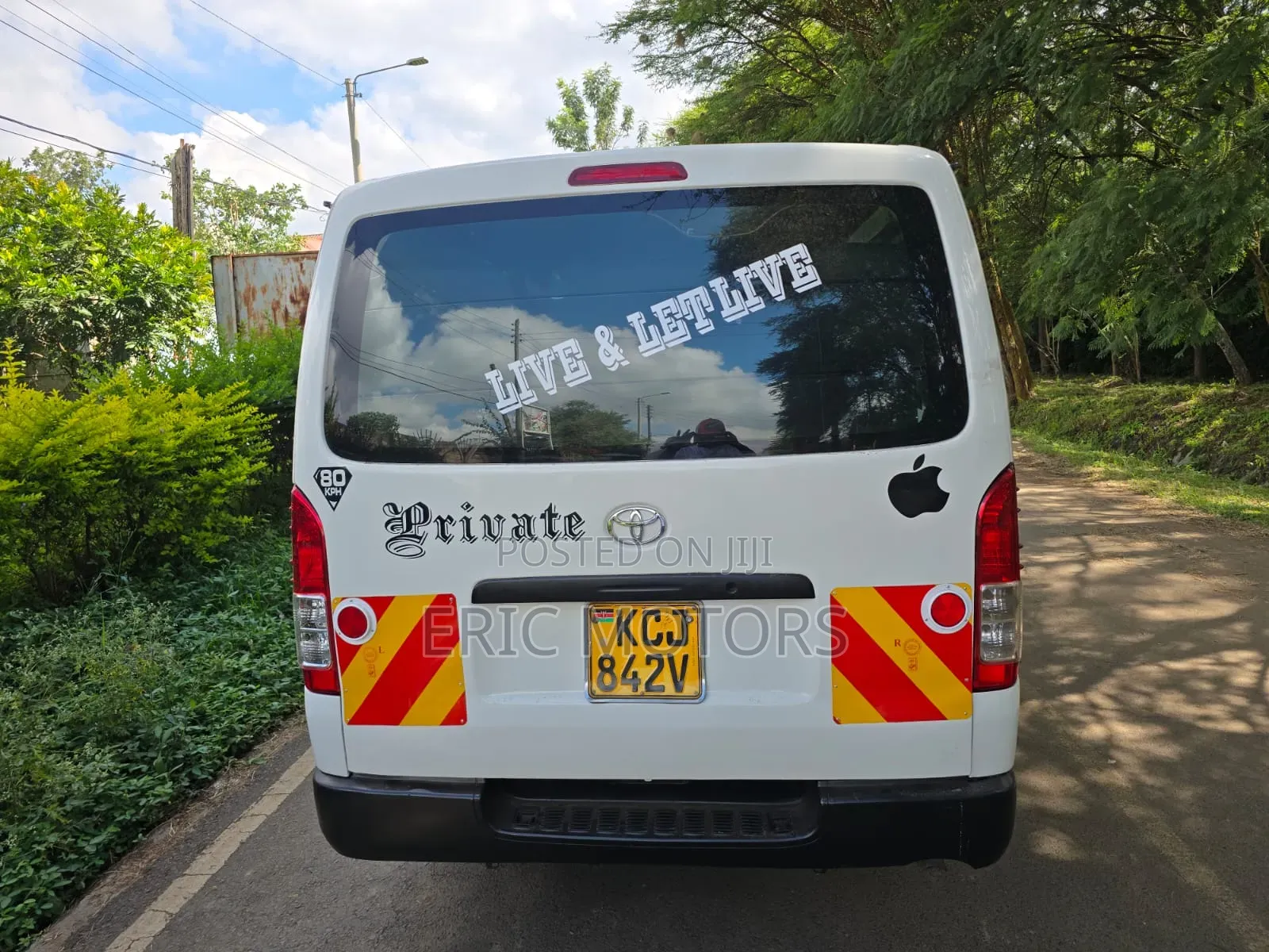 Toyota HiAce 2010 White