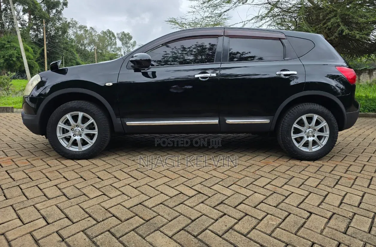 Nissan Dualis 2012 Black