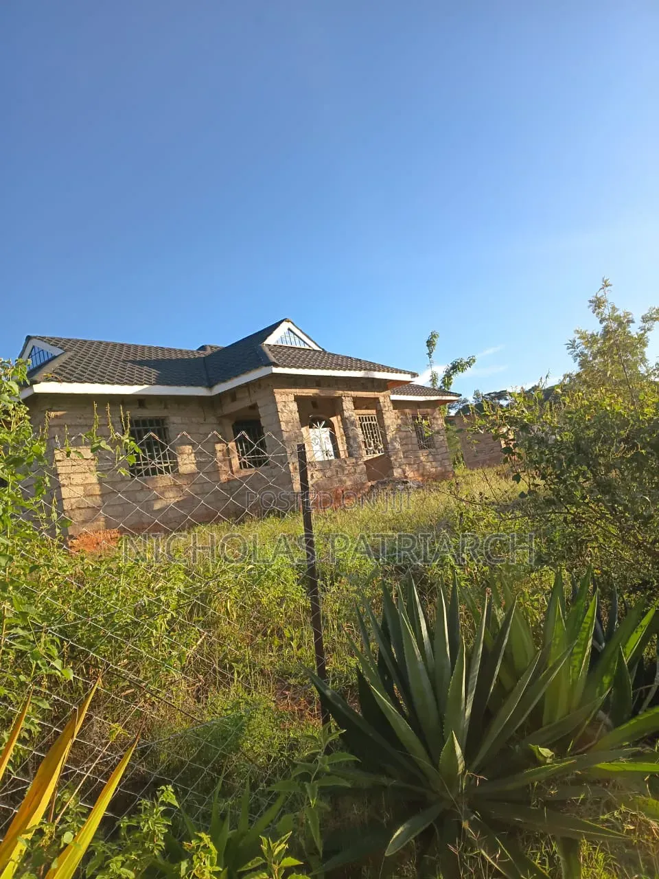 1 Acre With Semi Finished House at Machakos Kimutwa at 4m