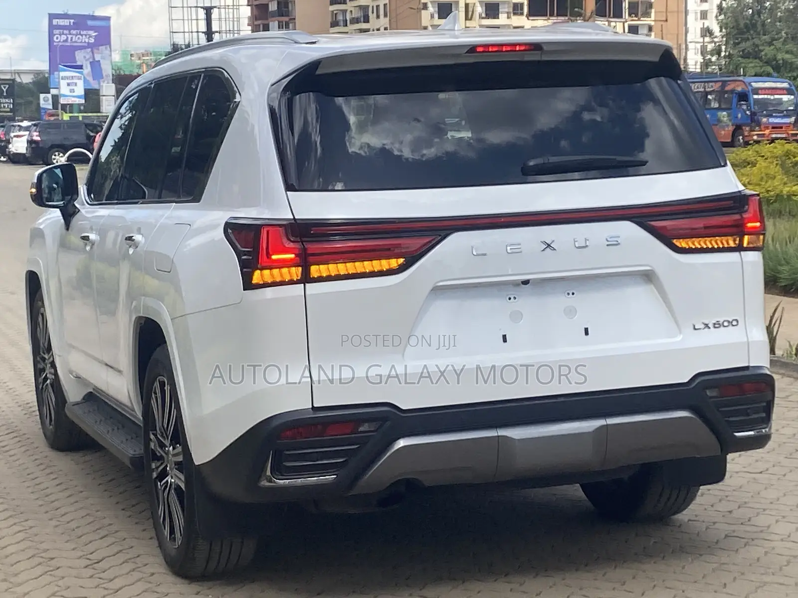 Lexus LX 600 2022 White