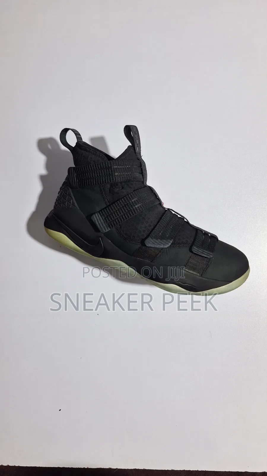 Basketball Shoes [Lebron]