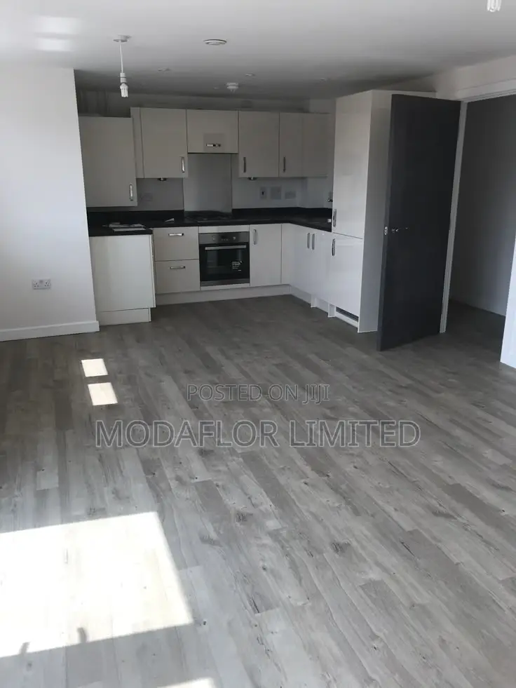 LVT Flooring for Waterproof and Scratch Resistant Use