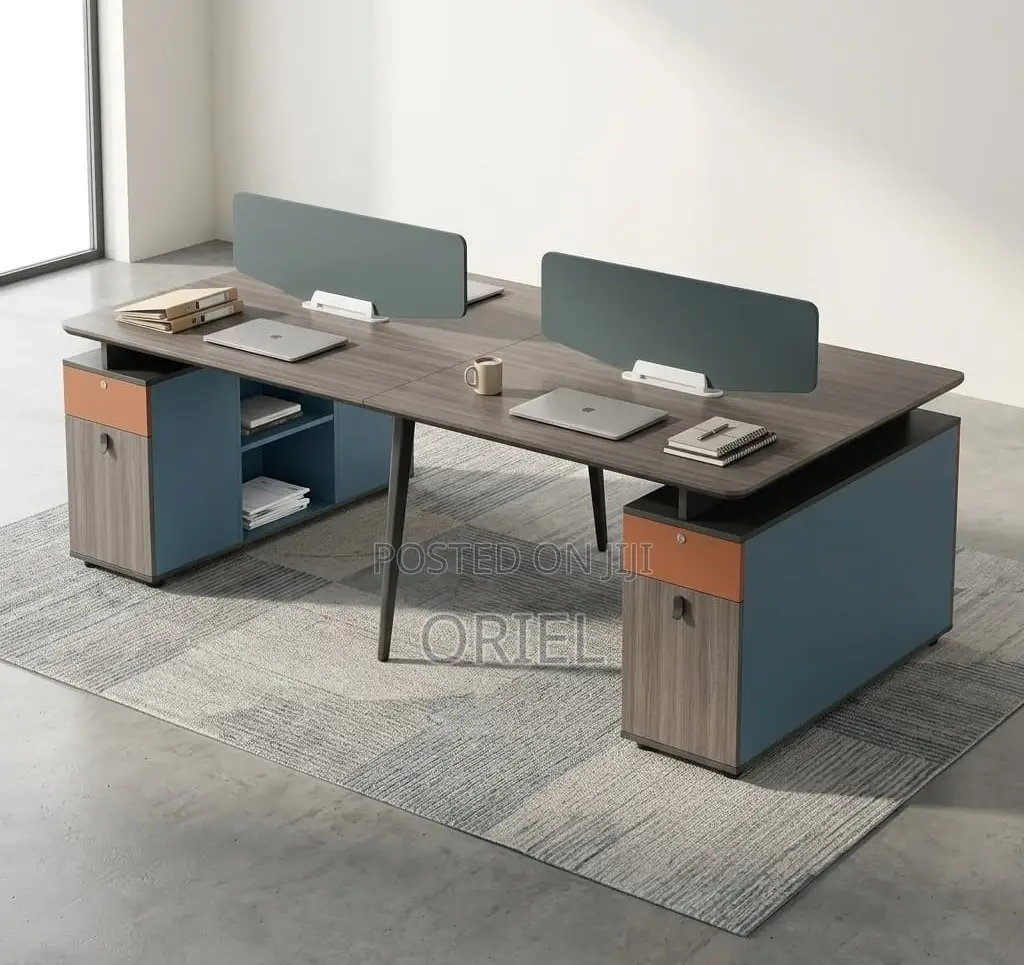 Office Workstation : Modern 4-Person Office Workstation