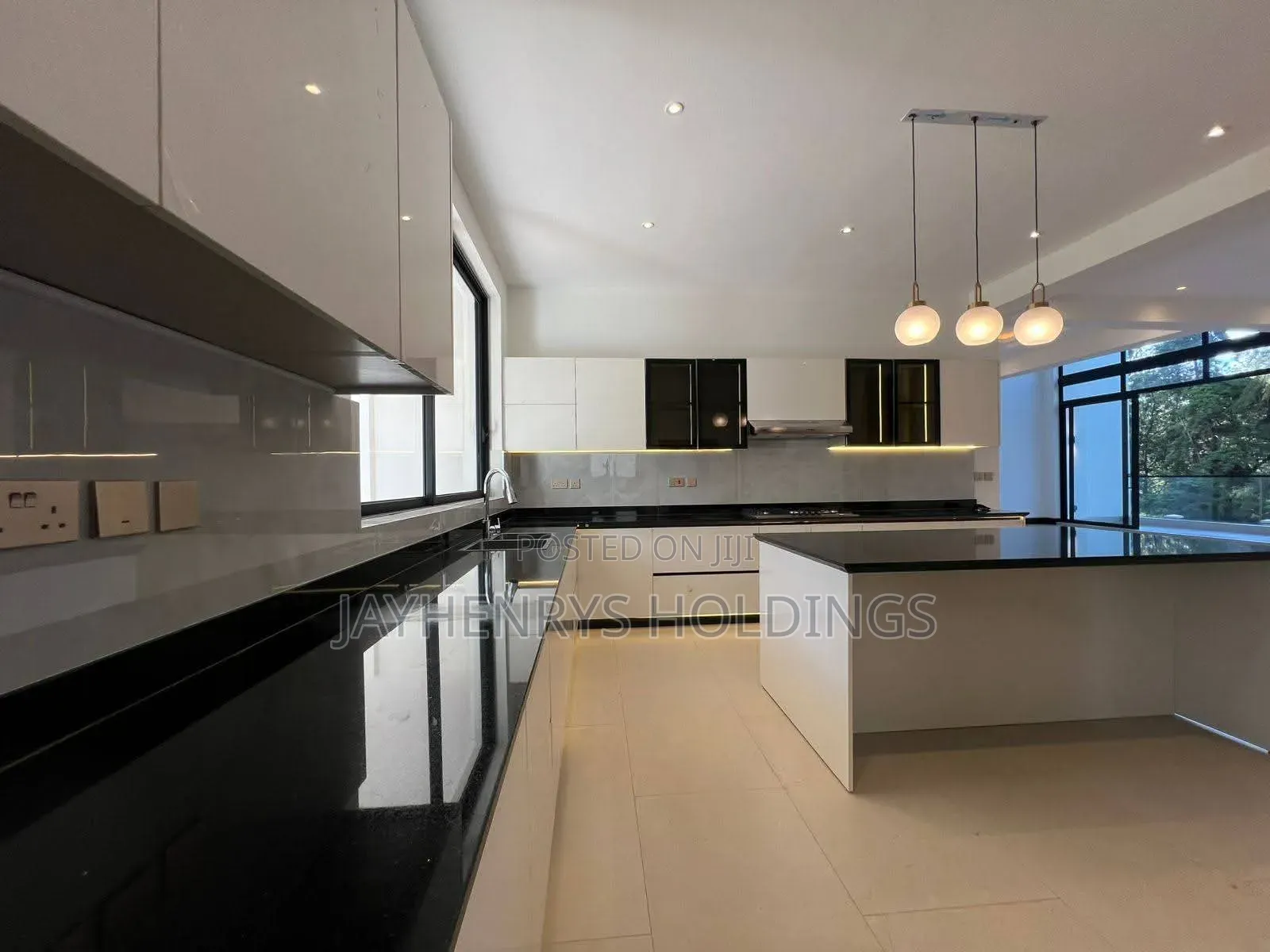 5bdrm House in Spring Valley for sale