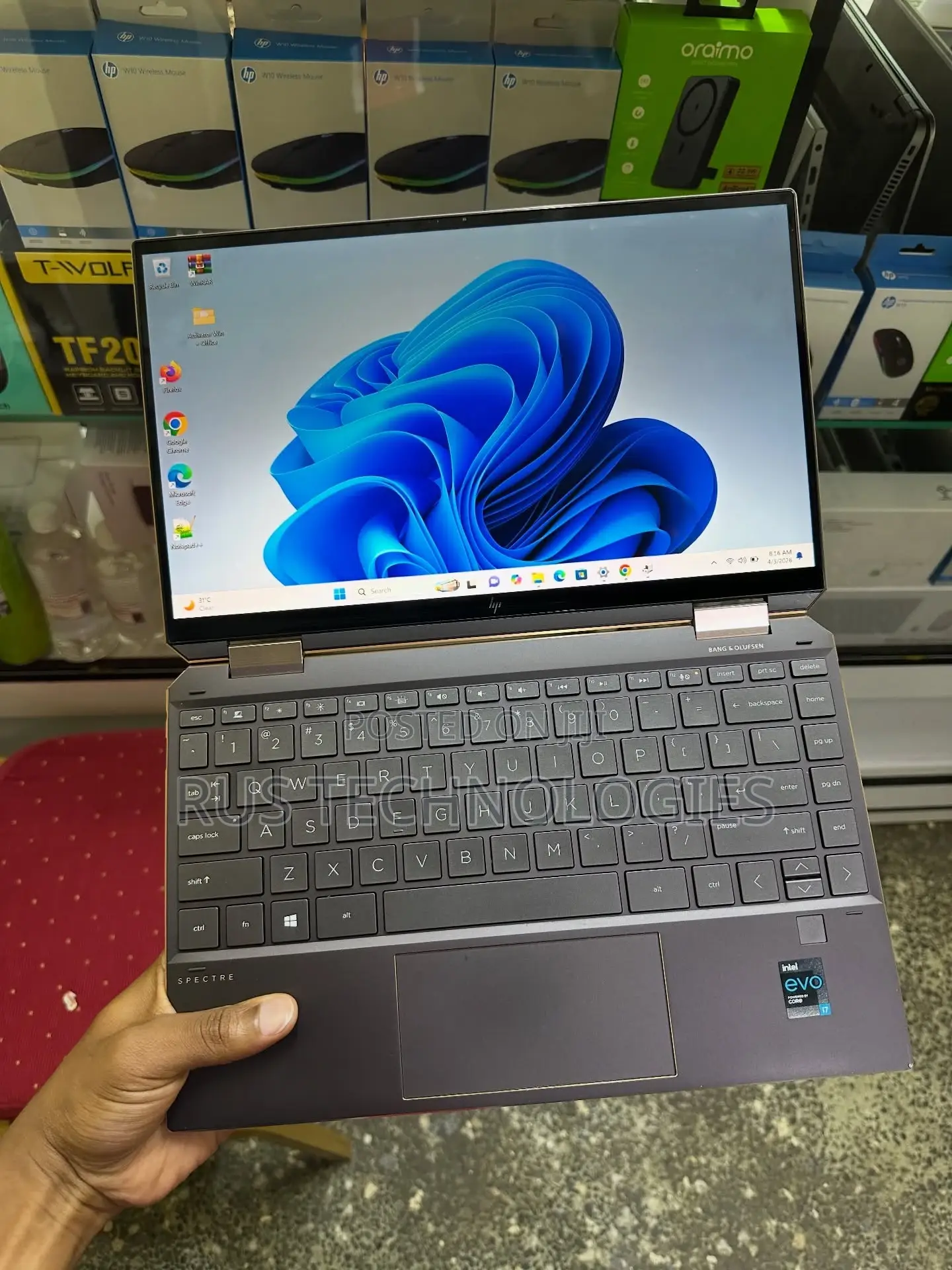 New Laptop HP Spectra 13 16GB Intel Core i7 SSD 512GB