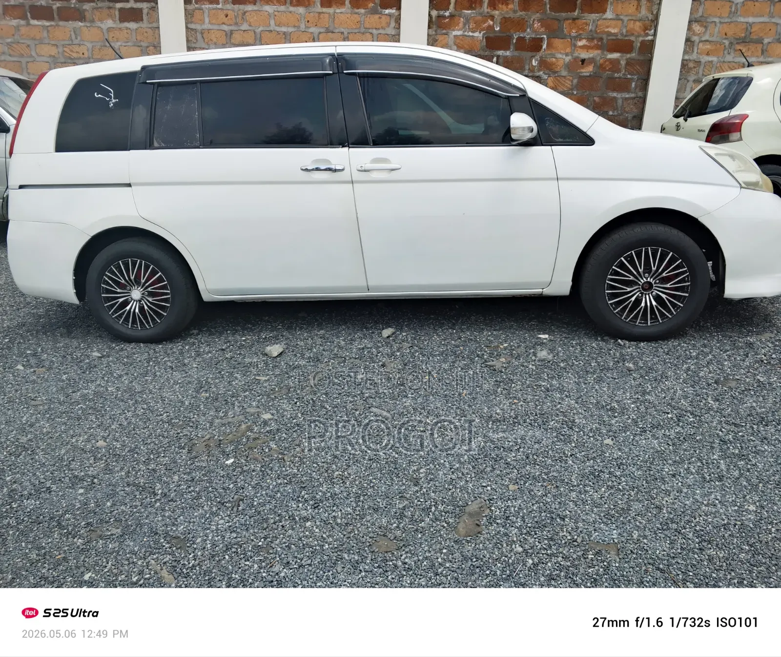 Toyota ISIS 1.8 Platana 2008 White
