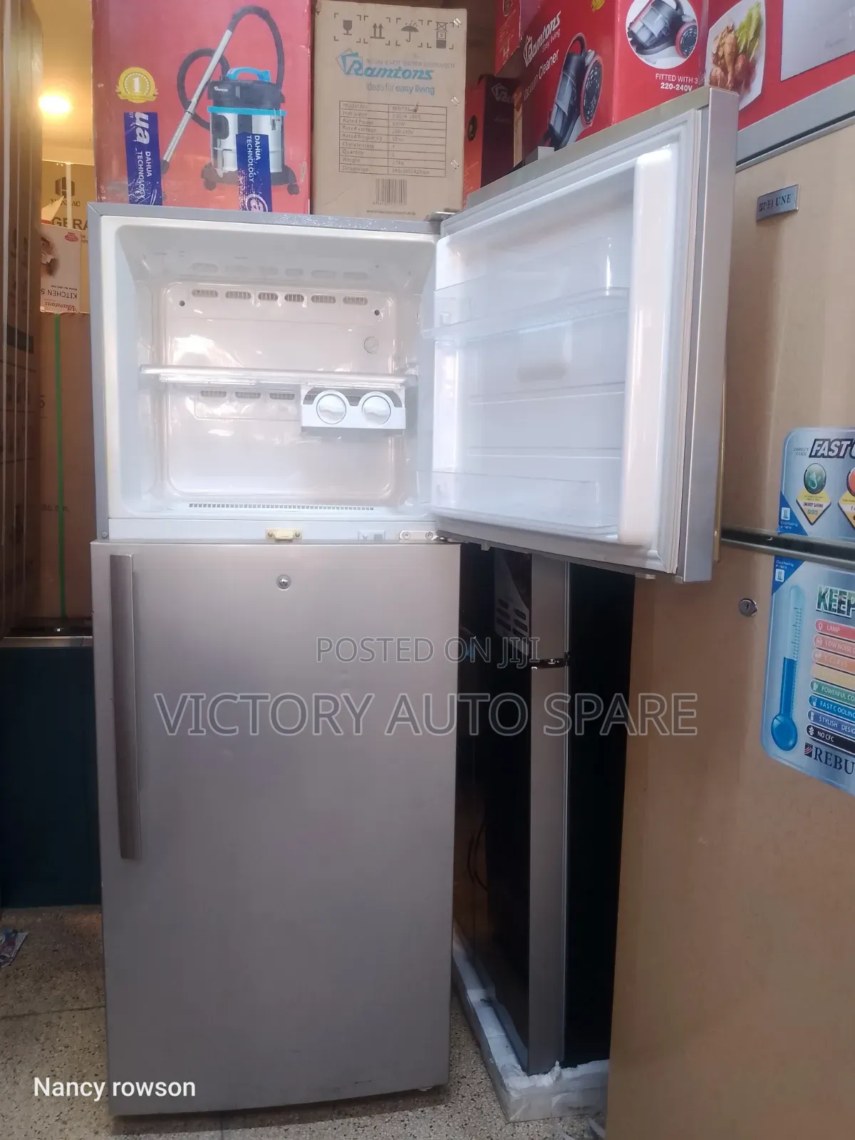 Top Freezer Refrigerator (Samsung)