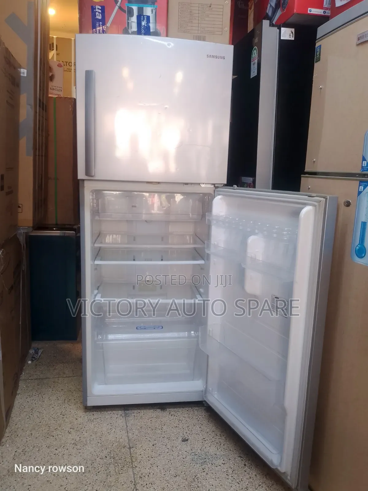 Clean Samsung Fridge (Gray)