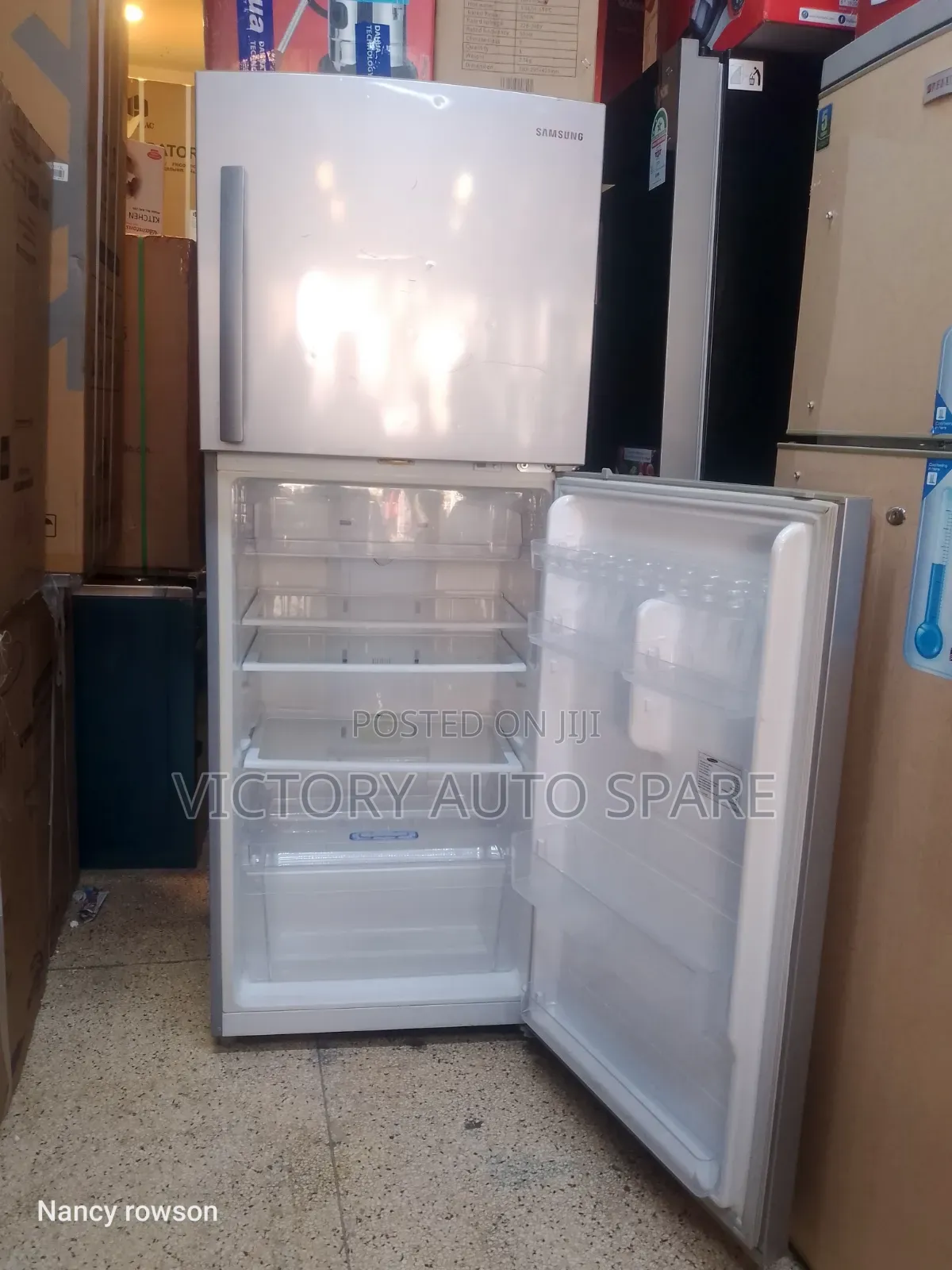 Clean Samsung Fridge (Gray)