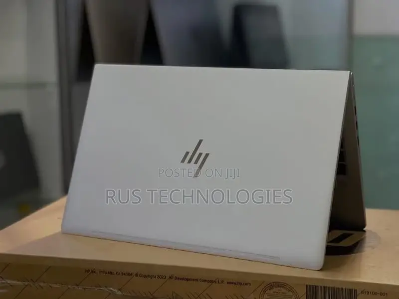 New Laptop HP EliteBook 645 G9 8GB AMD Ryzen 5 SSD 256GB