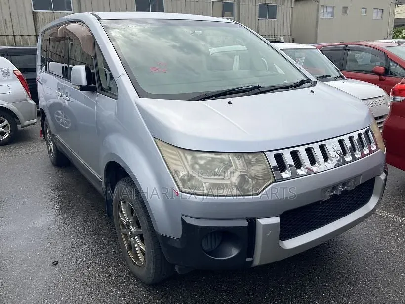 Mitsubishi Delica D:5 Cv5w Nosecut 2007–2019 Original Ex-Ja