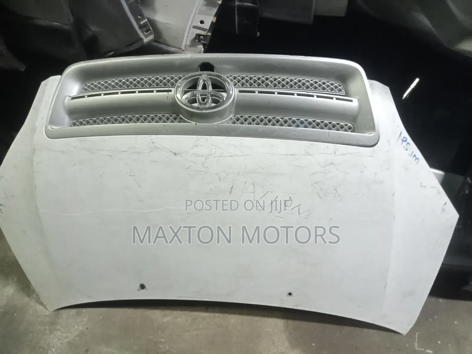 Bonnet Ipsum 2002 With Grille