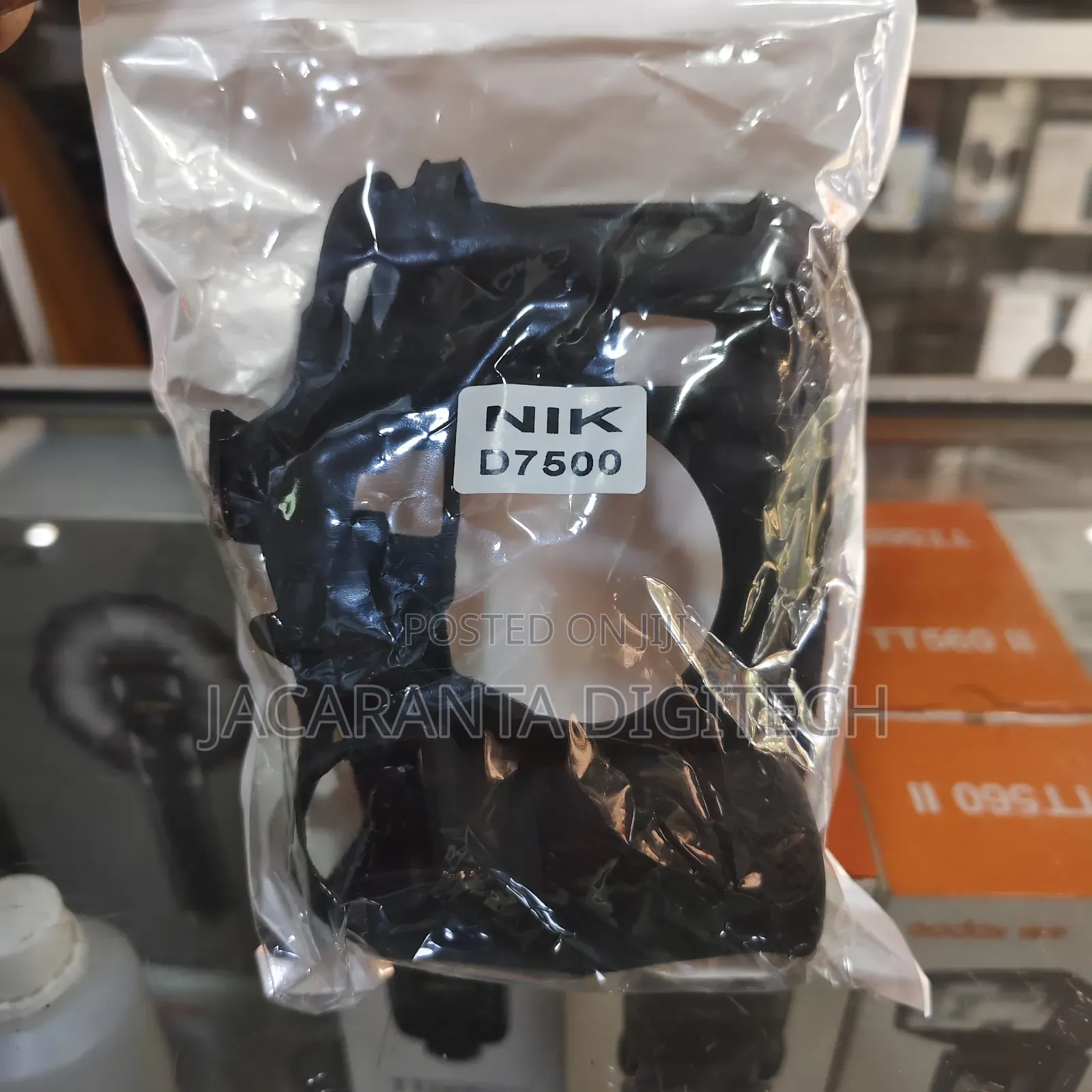 Nikon D7500 Silicone Protective Case (Black)