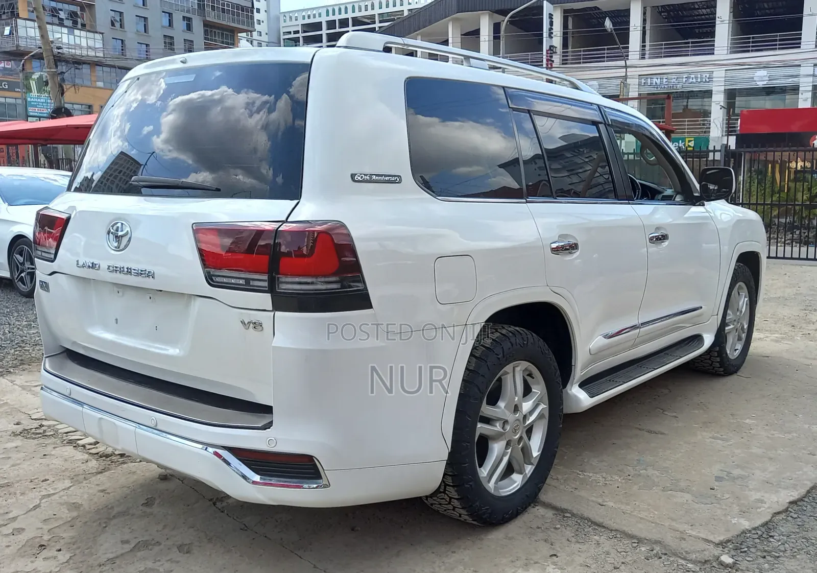Toyota Land Cruiser 2011 White