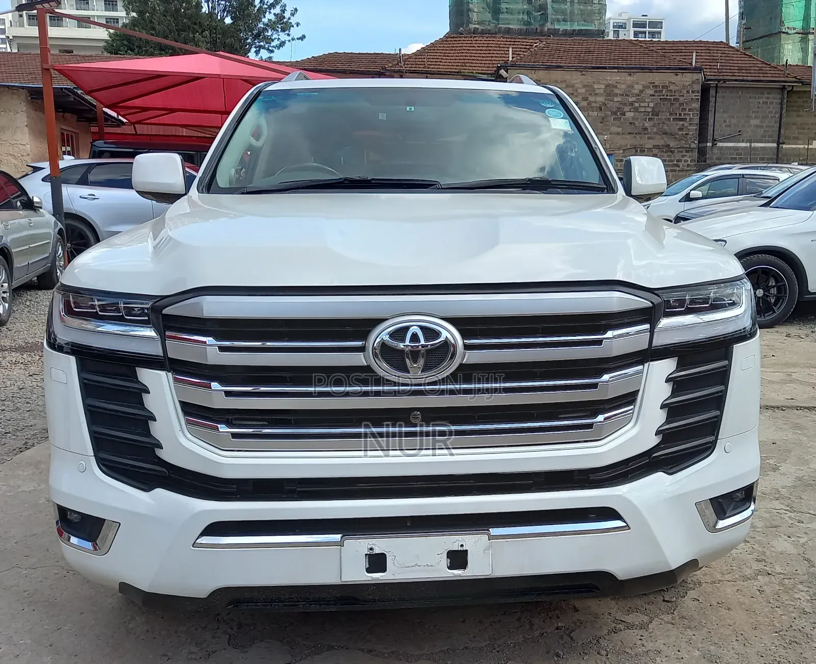 Toyota Land Cruiser 2011 White