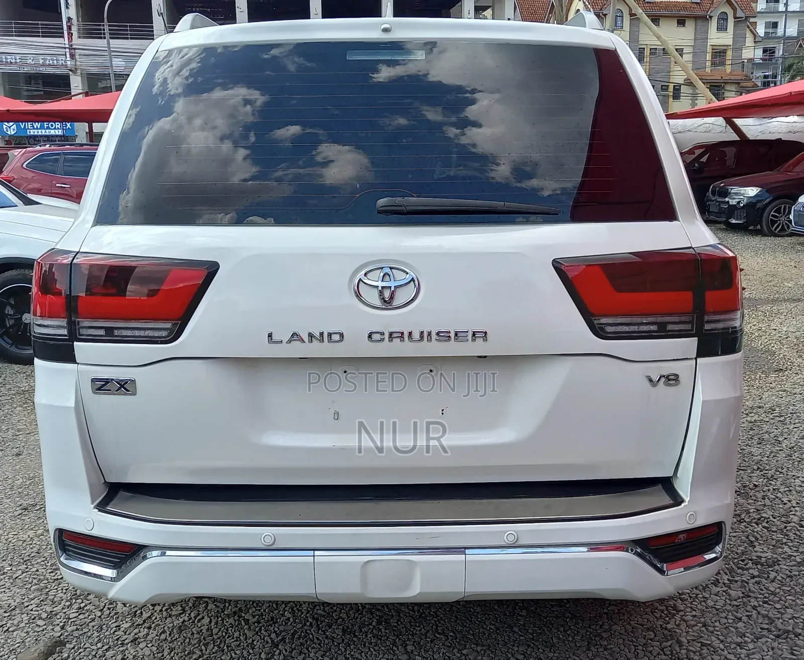 Toyota Land Cruiser 2011 White