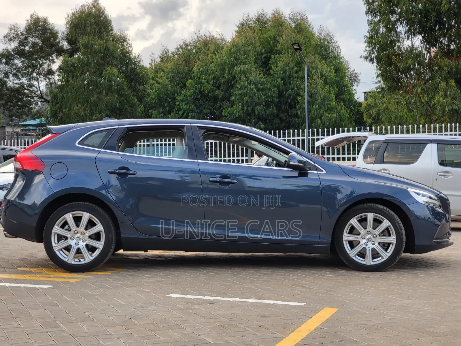 Volvo V40 2020 Blue