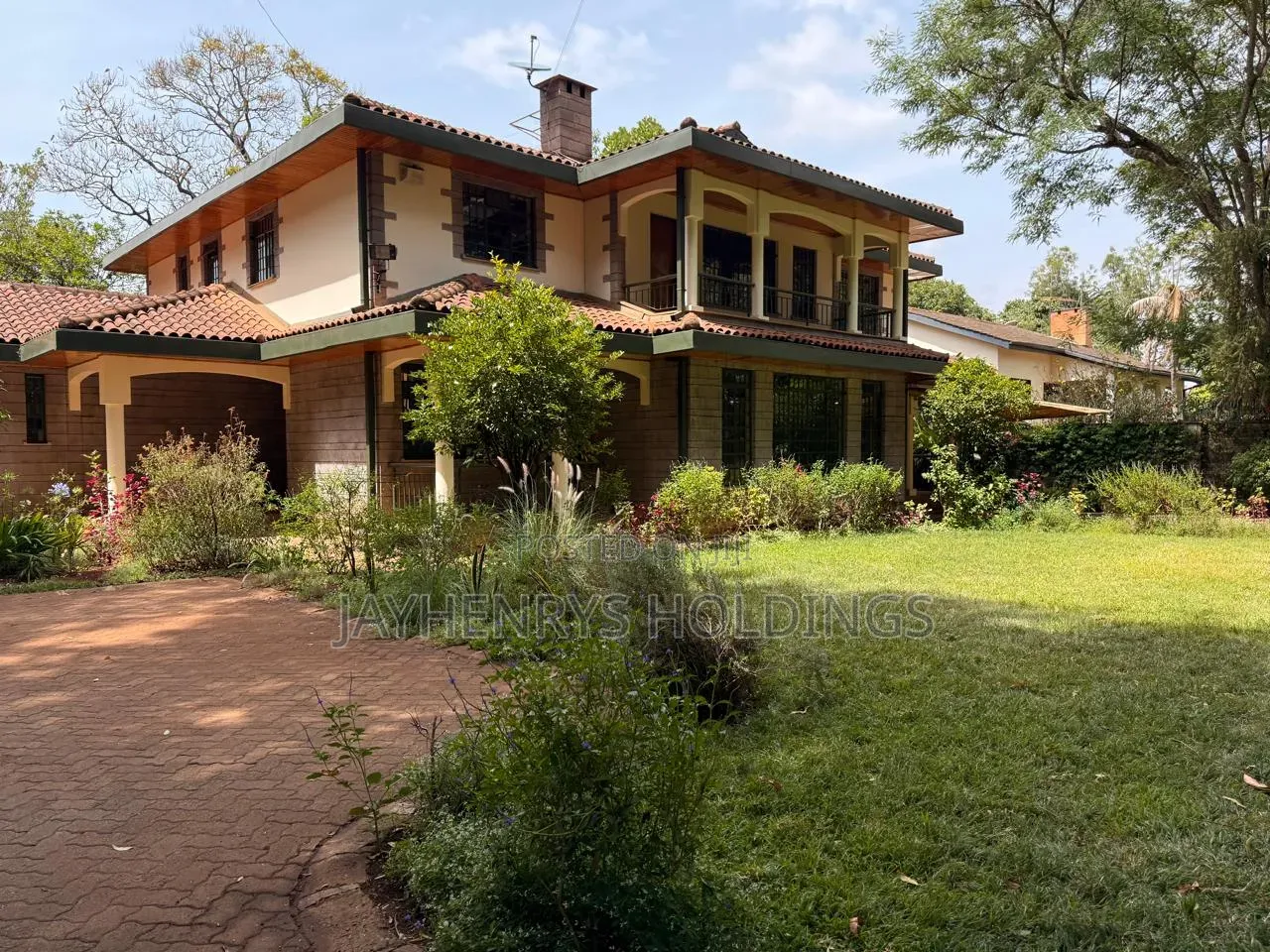 6bdrm House in Nyari for sale