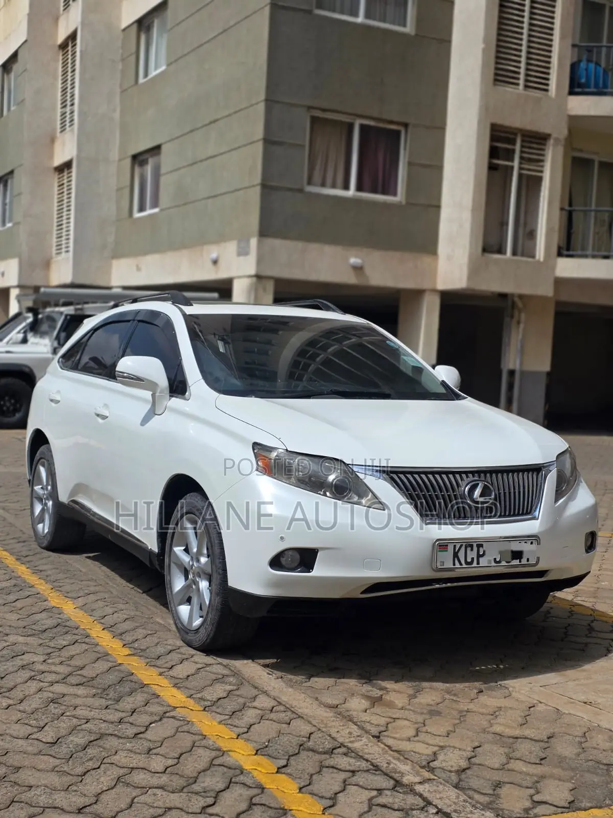Toyota Lexcen 2010 White