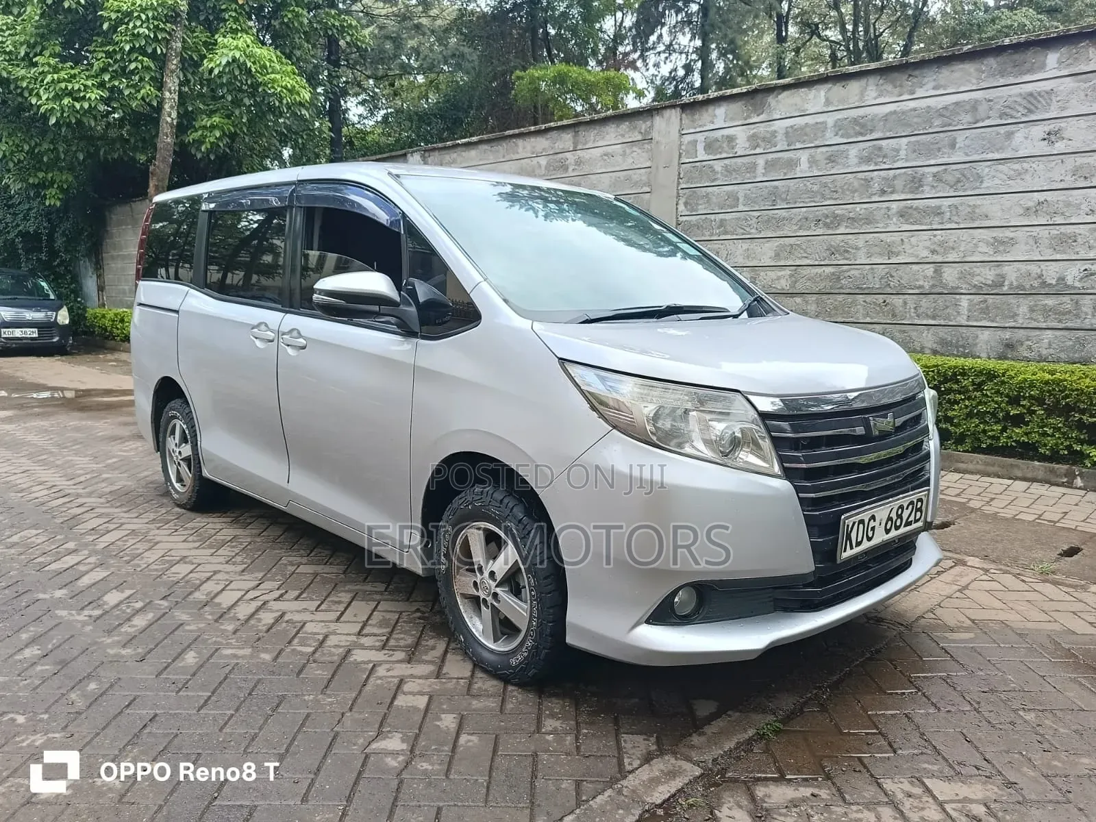 Toyota Voxy 2015 Silver