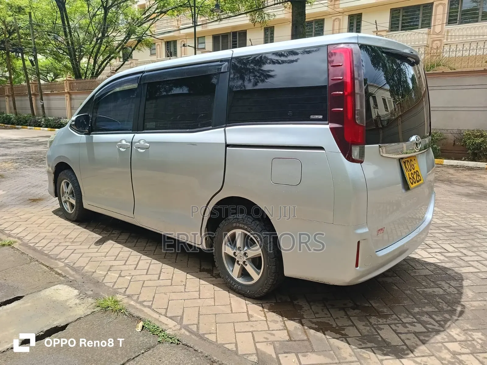 Toyota Voxy 2015 Silver