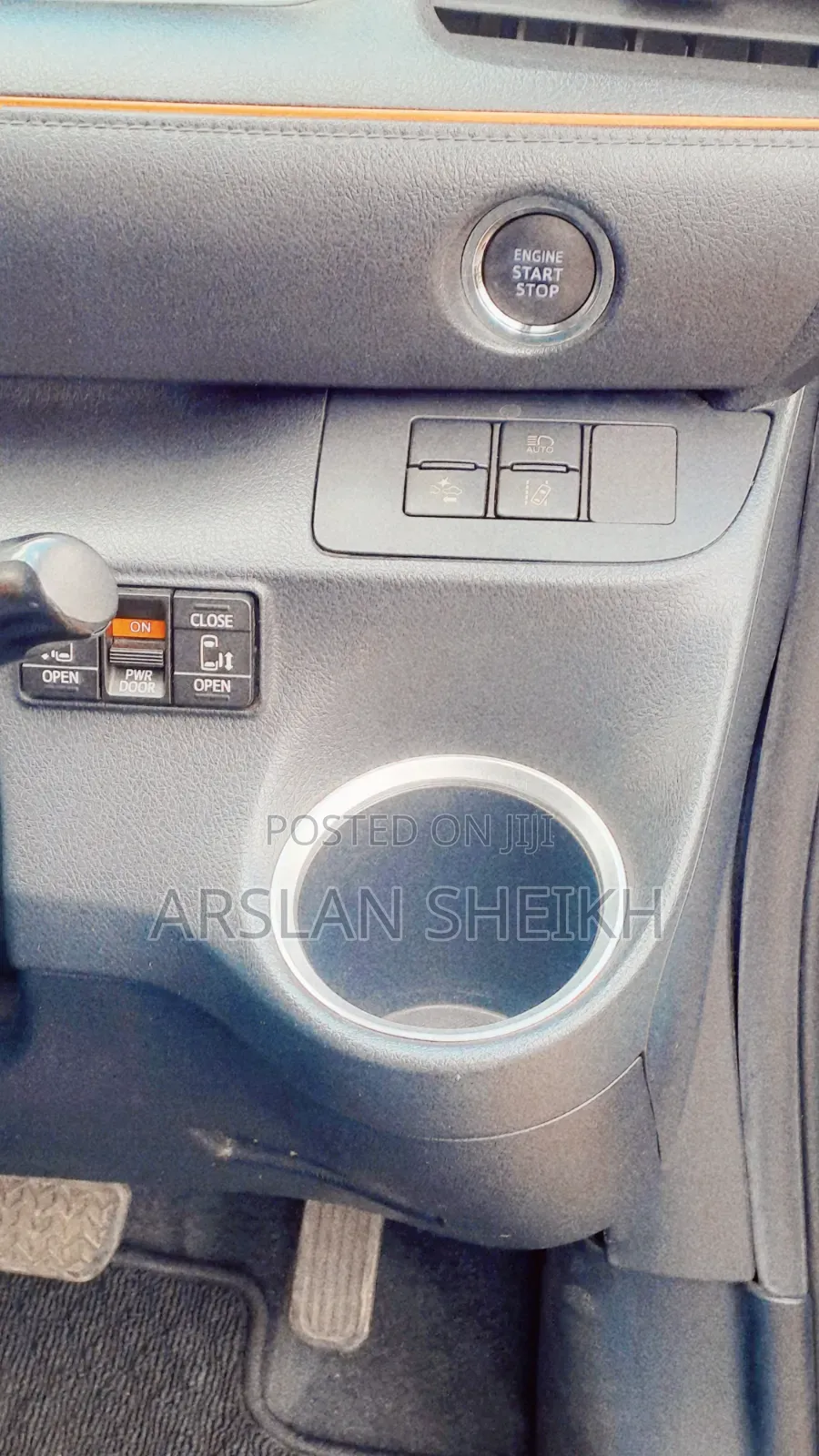 Toyota Sienta 2019