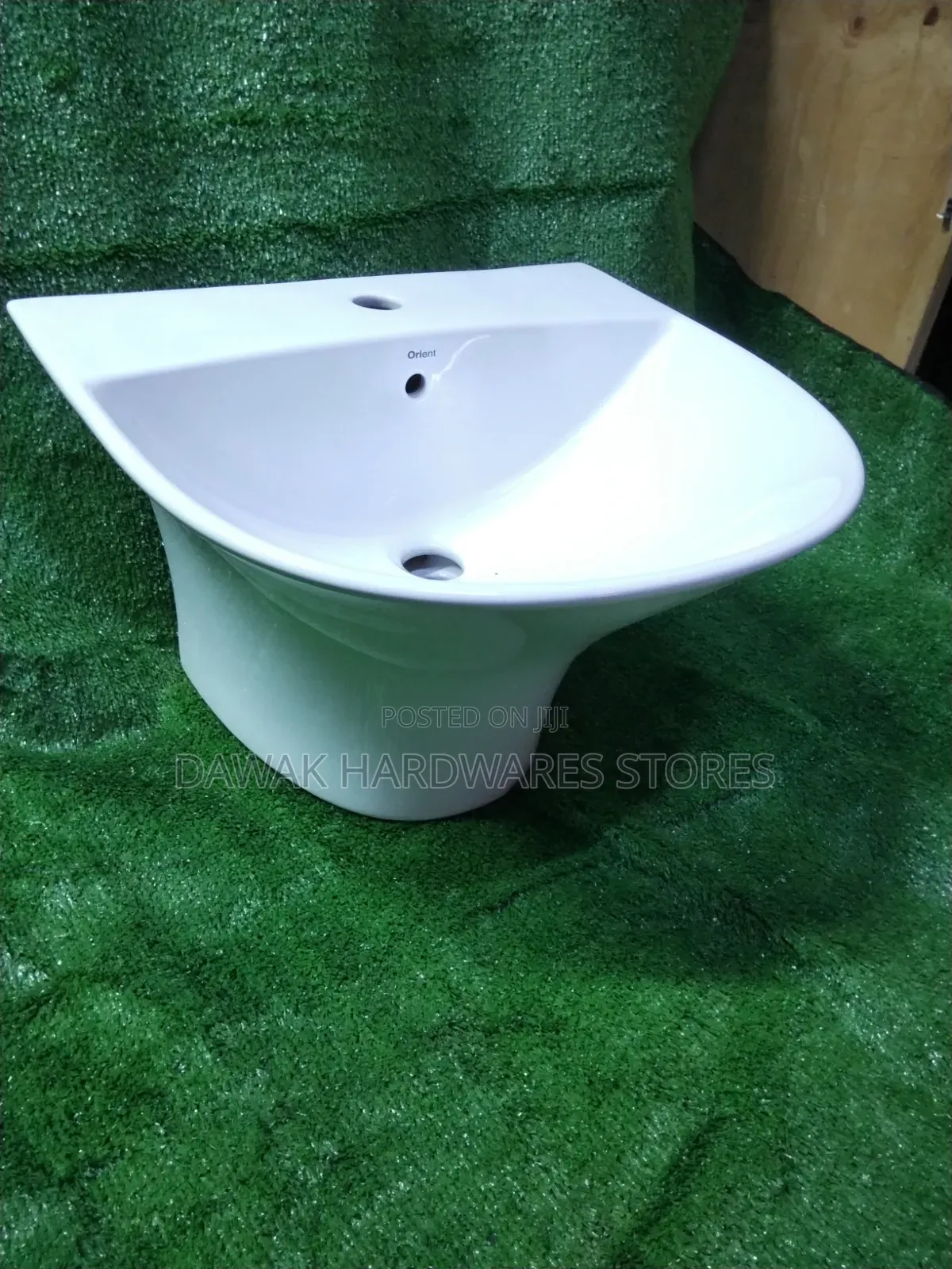 Semi Wall Hung Washhandbasin