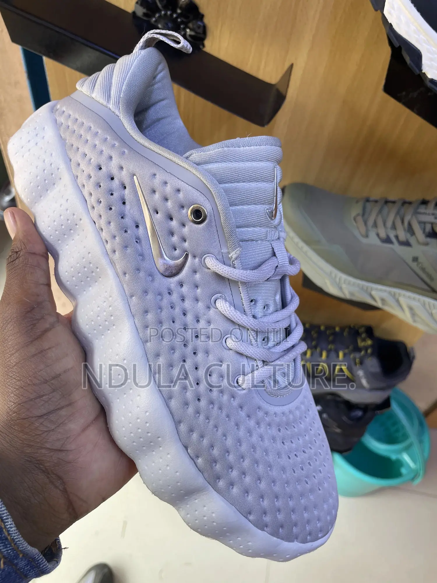 Nike Mind 002