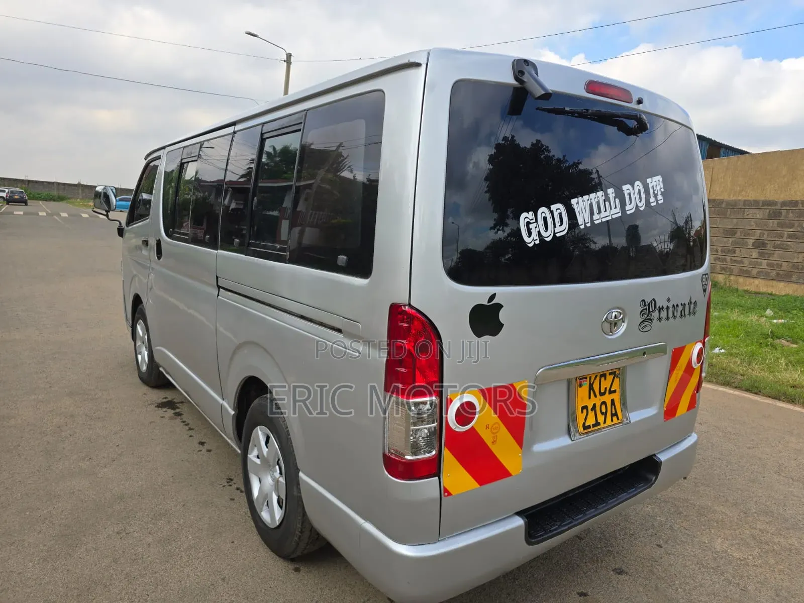 Toyota HiAce 2014 Grey