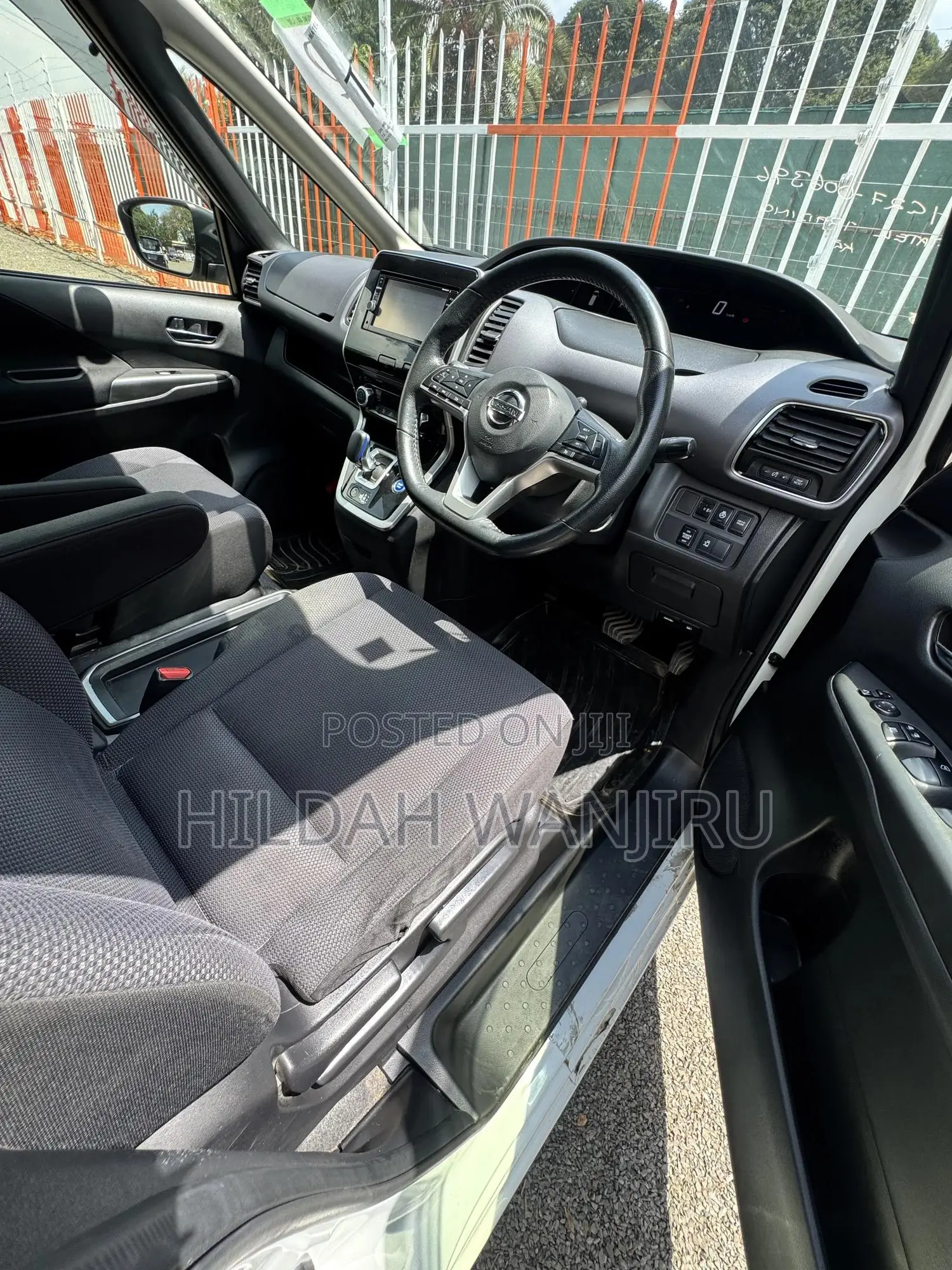 Nissan Serena 2018 White