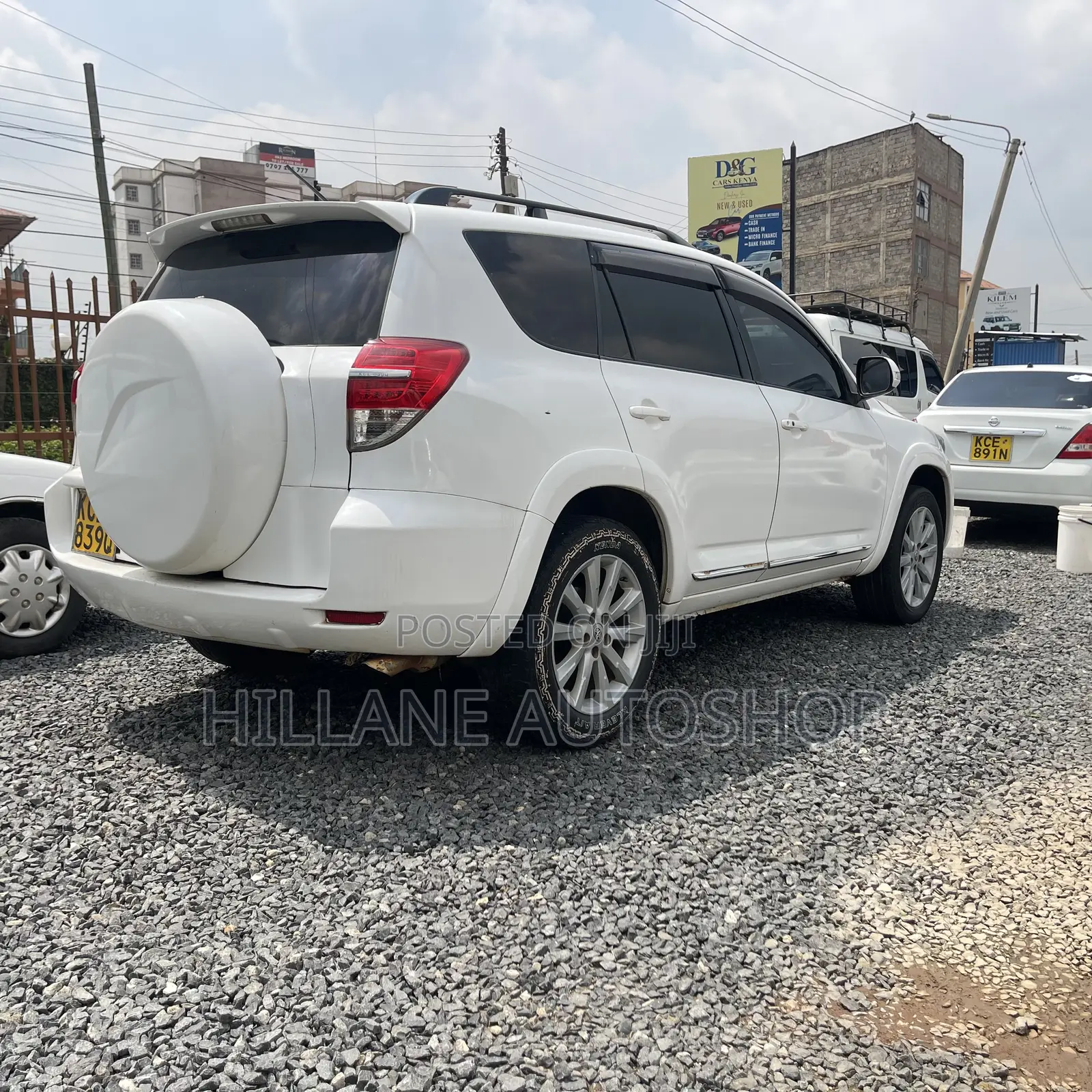 Toyota Vanguard 2010 White