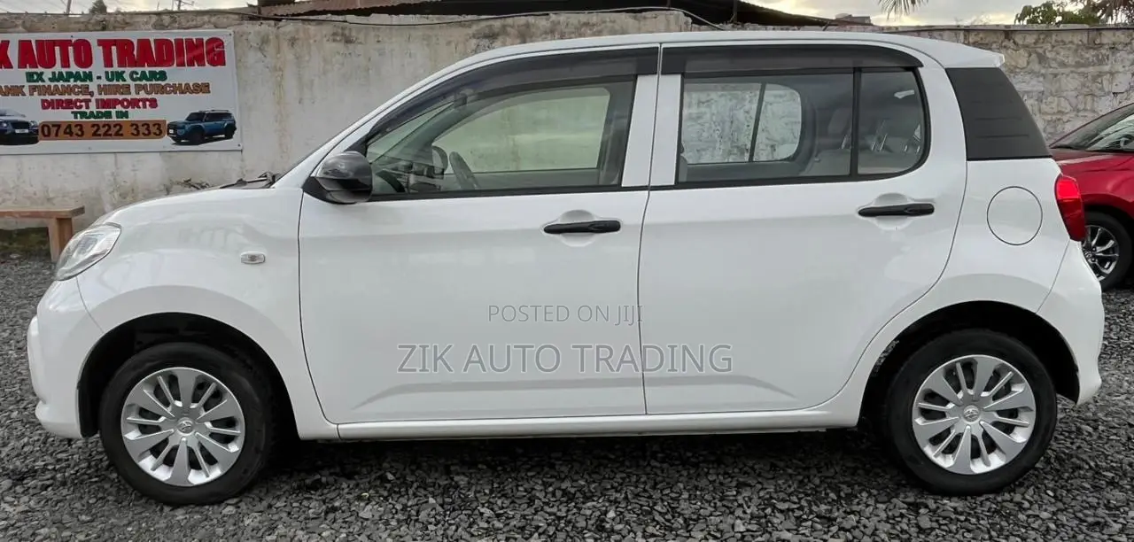 Toyota Passo 2018 White