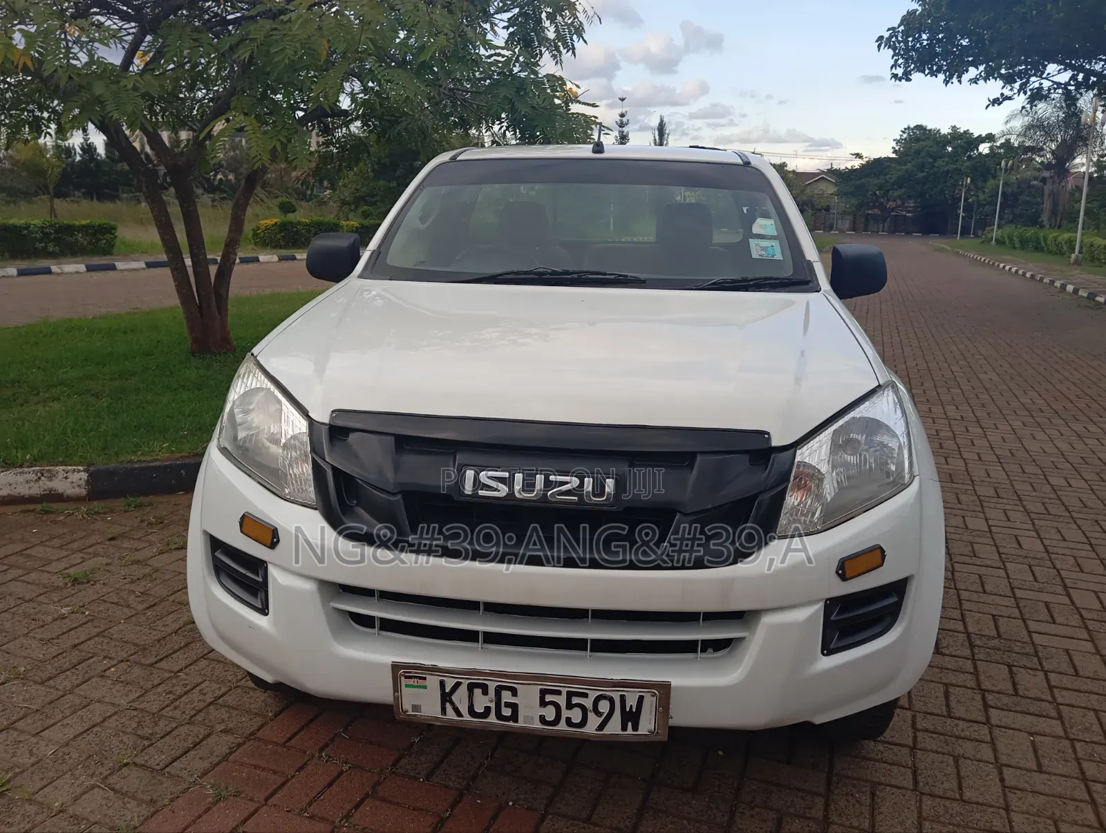 Isuzu D-MAX 2014 White