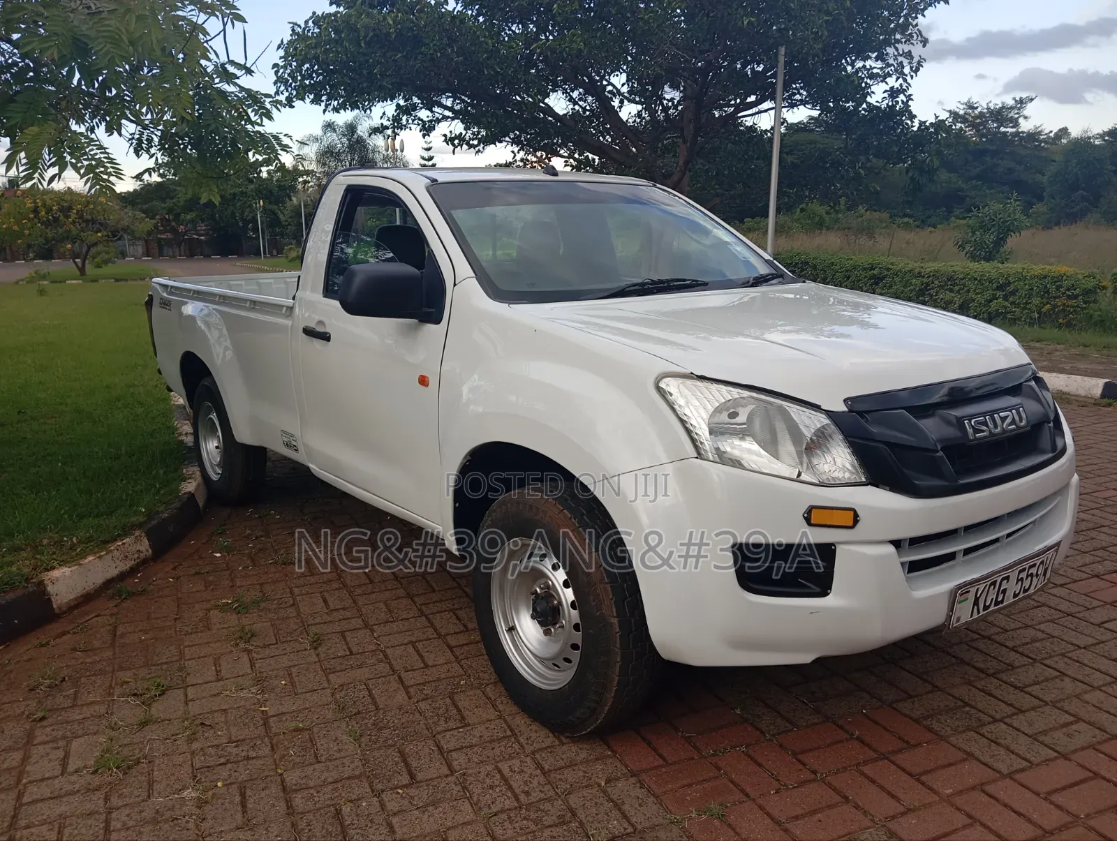 Isuzu D-MAX 2014 White