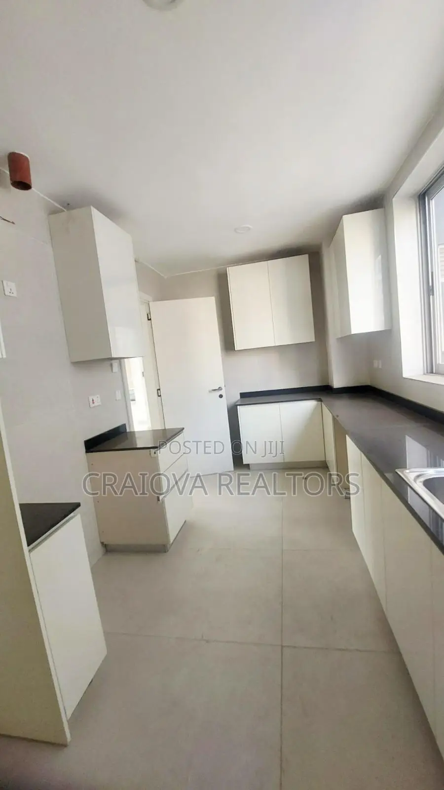 4bdrm Duplex in Spring Valley for rent